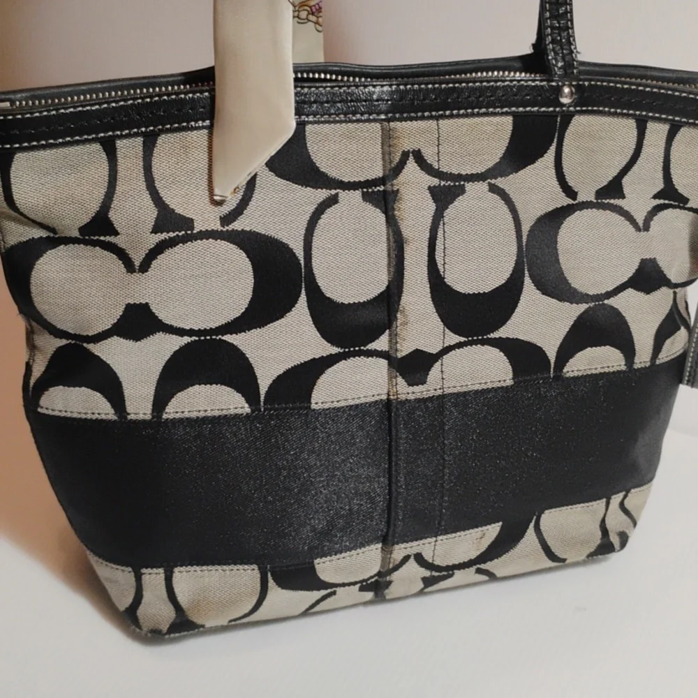 Coach signature monogram Black and Cream Tote shoulder Bag